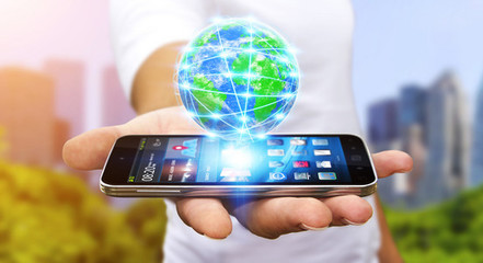 商人與現(xiàn)代手機網(wǎng)上沖浪